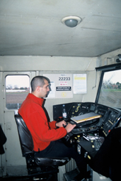 Aux commandes d'une BB 22200 sur un Messagerie pour Lille en 2004